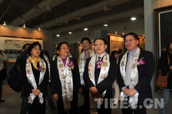 ��ا�������c�Ϻ��A�S������I(l��ng)��(d��o)�^��չ�[