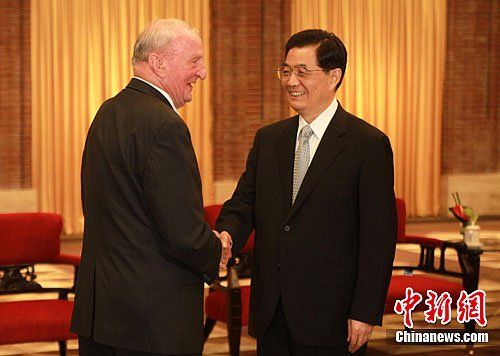 8��11�����Ї�������ϯ���\�������ڕ�Ҋǰ����ϯ��26�������W���ļ��\�ӕ��ć��H���w(li��n)��ϯ���ﰲ�Ͳ��ֈ�(zh��)ί��ί�T��