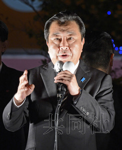 12��14�վొԺ�x�eͶƱ߀�Ѓ��죬�����h�h��������Ұ��я���JR����վǰ�l(f��)�����^���f(shu��)������ͬ�磩