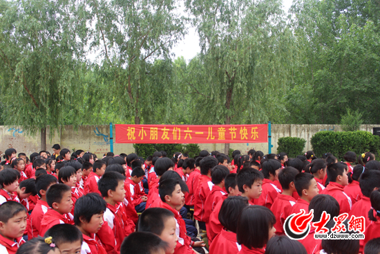 ףС���т���һ��ͯ��(ji��)�옷