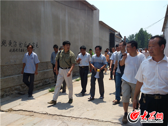    ����һ��ӛ�����S���l(xi��ng)�hί�����I(l��ng)��(d��o)��ͬ�¿���