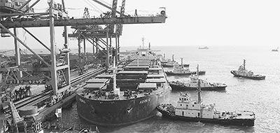 12��12��10�r(sh��)���S�����ոۖ|11#��λ�İ����R���F�Vʯ����������˹��̖(h��o)�����ж�����ո�؛�����������30017�f(w��n)����ͬ�����L(zh��ng)11.3%����ǰ������ɡ�ʮ���塱�¿�3�|�����a(ch��n)Ŀ��(bi��o)��