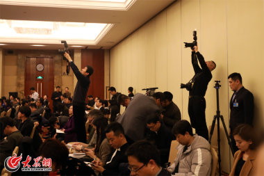 �zӰӛ�ߠ�(zh��ng)��ռ�I(l��ng)�Ƹ��c(di��n)