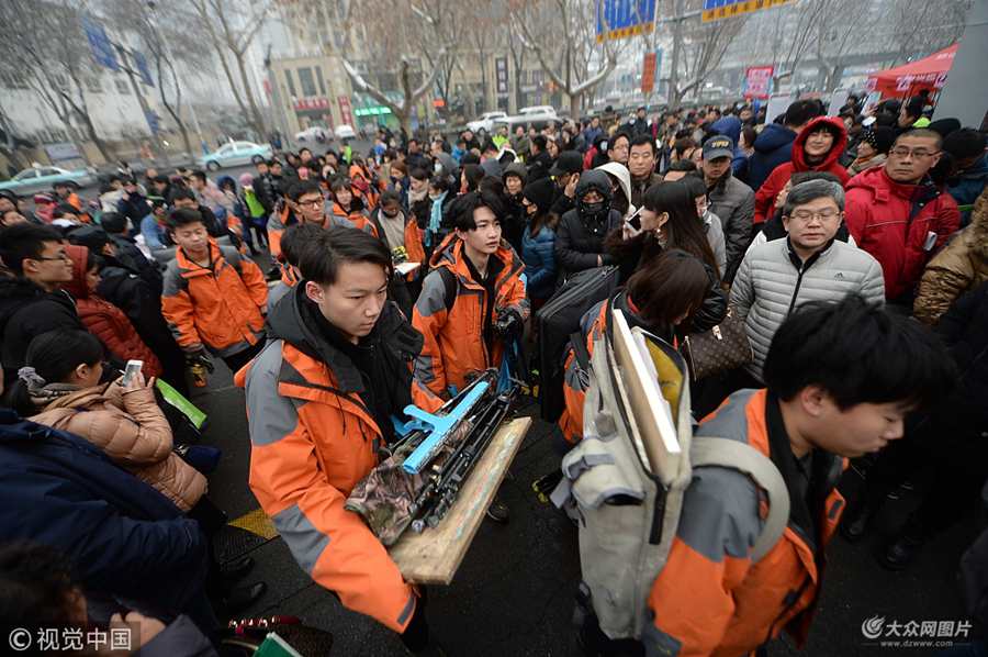 2018��1��7�գ��ڝ�(j��)��ʮһ�п��c(di��n)���O(sh��)�п���(ch��ng)35��(g��)�����п���1050���������c(di��n)���_ʼ���࿼���ڼ��L(zh��ng)��������M(j��n)�뿼�c(di��n)��