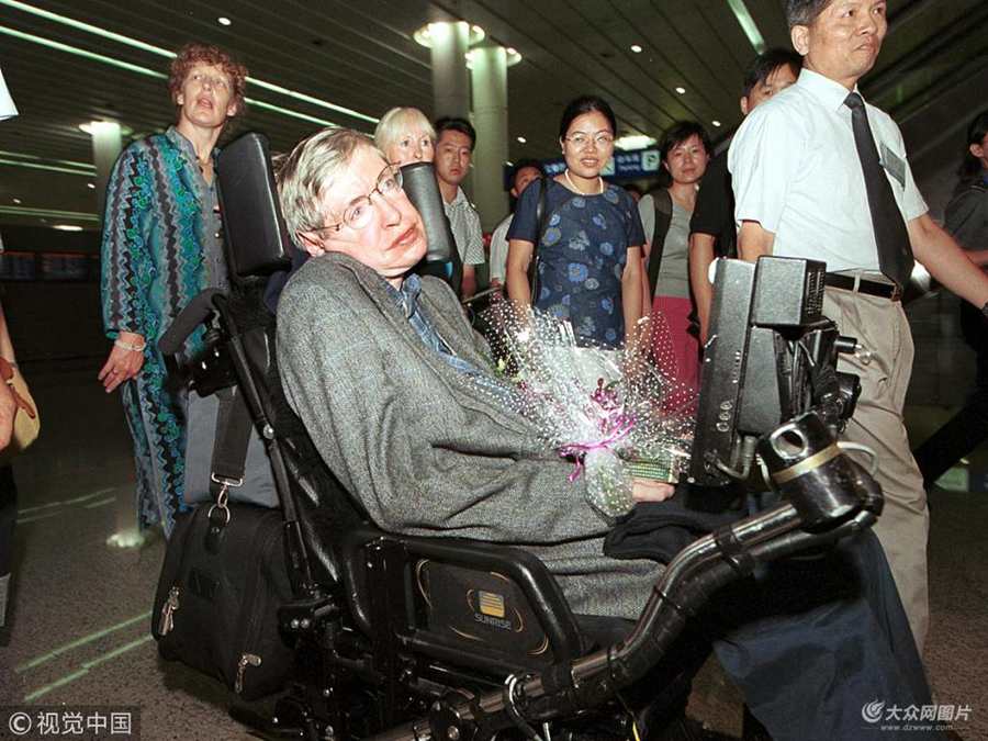 3��14����Ϣ����(j��)Ӣ��ý�w�������������W(xu��)�һ���ȥ��������76�q��һ�M�D������L�A�fӰ��