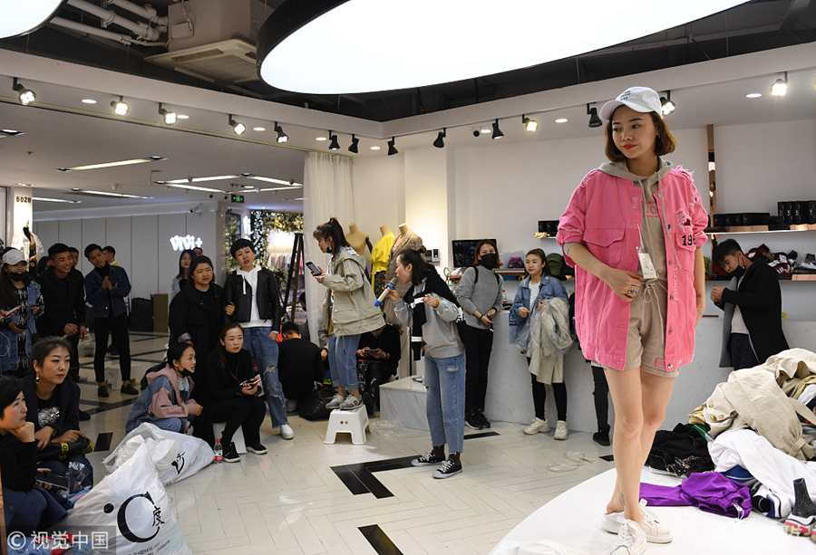 2018��3��19����������һλ������ģ�ء��������ˇ��^�����㽭�����ļ�����b�Ј�(ch��ng)��������䁵ġ�����ģ�ء���(hu��)�ڵ�䁴��_(t��i)ԇ���·����ԬF(xi��n)��(ch��ng)չʾ���b�ķ�ʽ��(l��i)�M(j��n)�д��N��