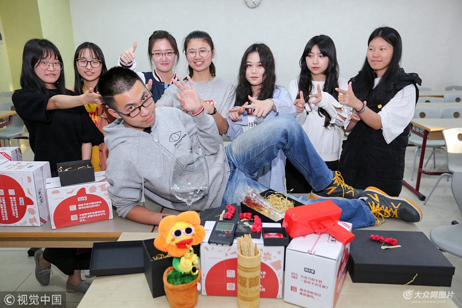 �������Ψһ������������ʲô���X����ǰ�㽭ĳ��У��W��������֮�Hȫ��Ů�������Ψһ�������ʂ���20�����նY����