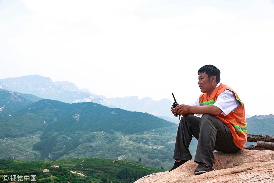 7��7����̩�����ޏ�ɽ��̩ɽ�����ɽ���ں���900���׵�ɽ���������t���_(t��i)�����ӏ�(qi��ng)�����@��Ĳt���T���@��ɽ���˟�ϡ�٣����˷����o(h��)�����������֘I(y��)22�����ڻʹöղt���_(t��i)�ѽ�(j��ng)����������