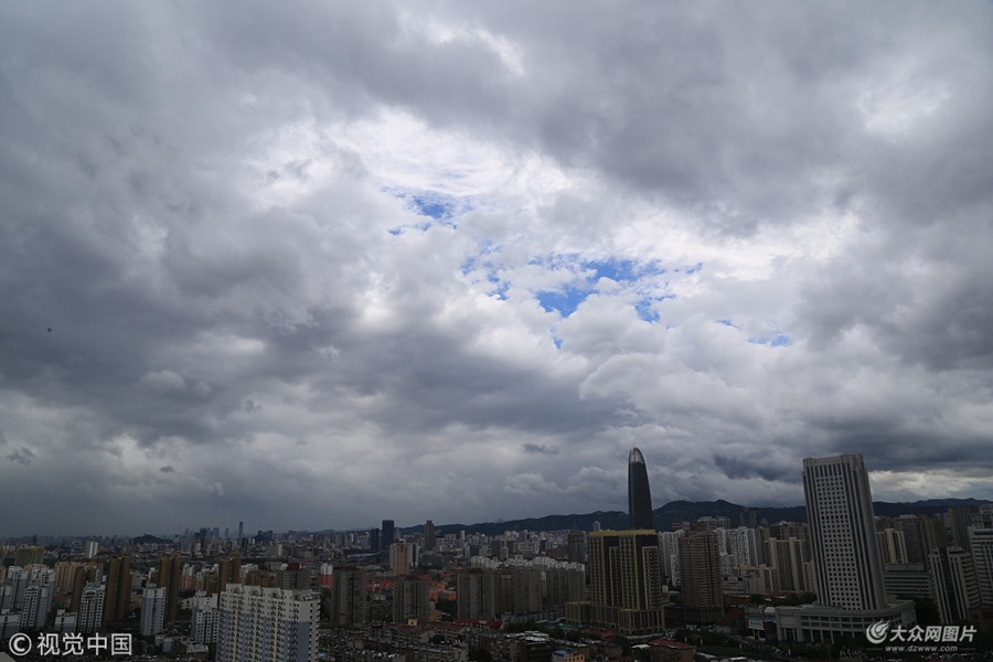 2018��8��14�������ϣ��ǅ^(q��)�󷶇����F(xi��n)���������L����ӿ���ܽ���ĵ�14̖�_�L��Ħ�ɡ�Ӱ푣����꾏�����B�m(x��)���յĸߜ������