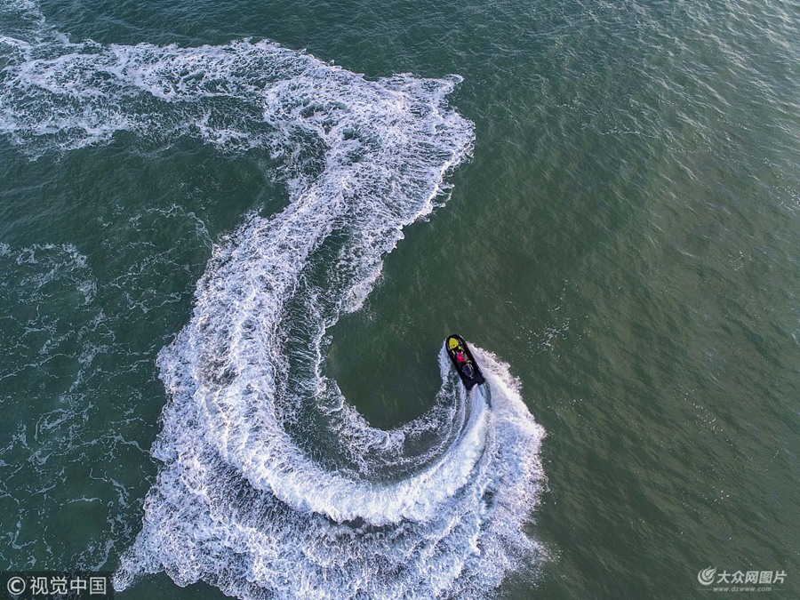 9��17�հ��������u�������^(q��)��ɳ�����I����ͧ�{�T�ں����{�����ͧ���οͱ��ݺ��ϰ��١���ͧ����Ĳ��ˣ��ݷ��������͝������Ŀ��и������D�����ɞ麣�Iһ���������L(f��ng)��������ZĿ��