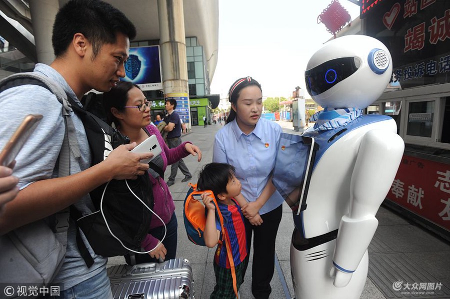 2018��9��28������hվ�|�V����һλ���C(j��)����վ��(w��)�T�����ڞ��ÿ͌�(d��o)�˷���(w��)��ԓ�C(j��)���ˡ�վ��(w��)�T���߂��Z����������Ϣ����(d��o)�����߱��ϵȹ���������ÿ͵ĳ����w򞡣