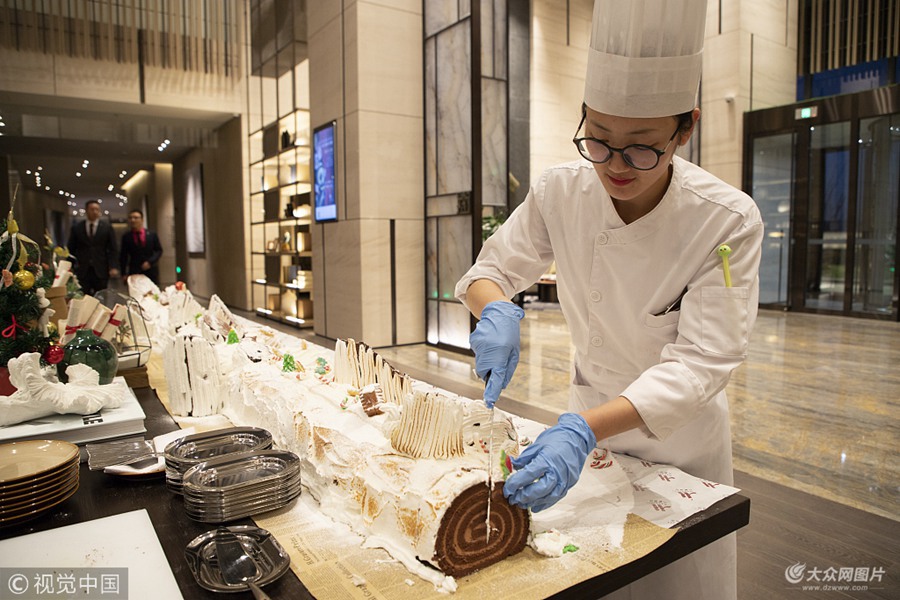 2018��12��24����ɽ�|���_ĳ�Ƶ���ƽ��ҹ��Ʒ��ͬ�Π�ľ��͵���������һ����Ů�N����Ʒ��6���L���͘�������������ف��e��Ʒ�L�^���ܵ����ٷQٝ��