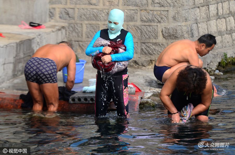 03��17�գ�ɽ�|ʡ��(j��)�������S������D(zhu��n)ů�����ϳǅ^(q��)��tȪ��Ӿ���������࣬����Ӿ�ͳ���ů�(y��ng)������M����ĭ��������Ȫˮ��ϴ����Ӿ�����控Ę����Ĵ󋌄t����������Ȫ����ˢϴ��