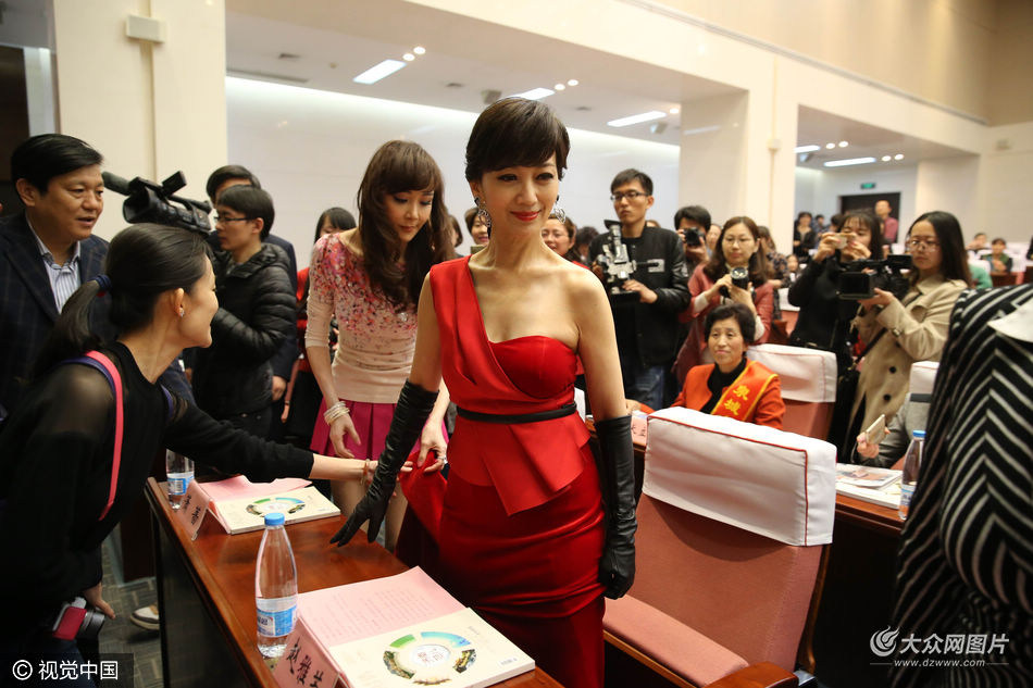 ���������^��Ѯ���w��֥�ڝ�(j��)�υ���һ��������(d��ng)��������һ�u�tɫб���Lȹ��(y��u)�����࣬������l���|(zh��)��(y��u)������۽z����(d��ng)���������D�ā�Դ/ҕ�X�Ї���