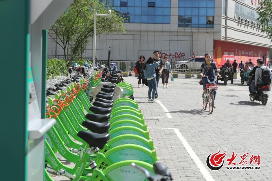 1��4��18�����ڝ�(j��)��Ȫ��·���������r(sh��)���T����С��܇�������p��Ů��(j��ng)�^����С�G܇����˴����վ�c(di��n)̎�s�o�ˆ������󱊾W(w��ng)ӛ�� ���L�� �z