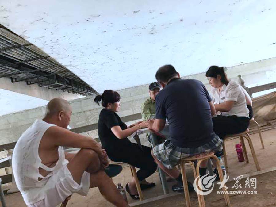 �󱊾W(w��ng)��(j��)��7��17��Ӎ 17�գ��ڝ�(j��)�Ϛvɽ·С��Ә�����ӛ�߿����F(xi��n)��(ch��ng)�ۼ�������ʮ���������[�����������������F(xi��n)��(ch��ng)���Ѹ��Vӛ�������@�������Ҫ���X�������󱊾W(w��ng)-ɽ�|24С�r(sh��)�͑���ӛ�� ���L(zh��ng)����