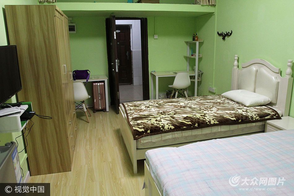 2017��9��3������h���﹤�̌W(xu��)Ժ�����󵽵ĵ�һ����������ס�ġ�������@�L�������gŮ��������