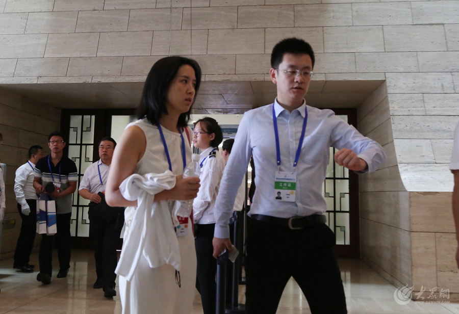 3��Ħ�݆�܇��(chu��ng)ʼ�˼���ϯ��(zh��)�йٺ��|�� ���������  �x�׸�z.JPG